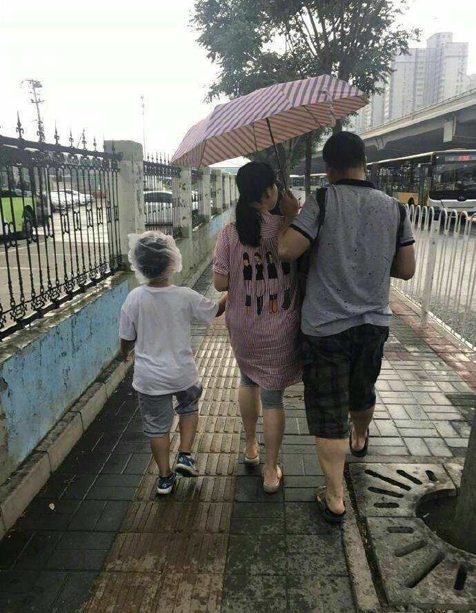 妈妈，给我点伞 