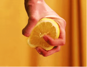 捏碎柠檬 GIF 动图（我酸了）